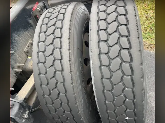 2023 VOLVO VNL64T8605a4e91f933a44392e35b87b0359d9db3