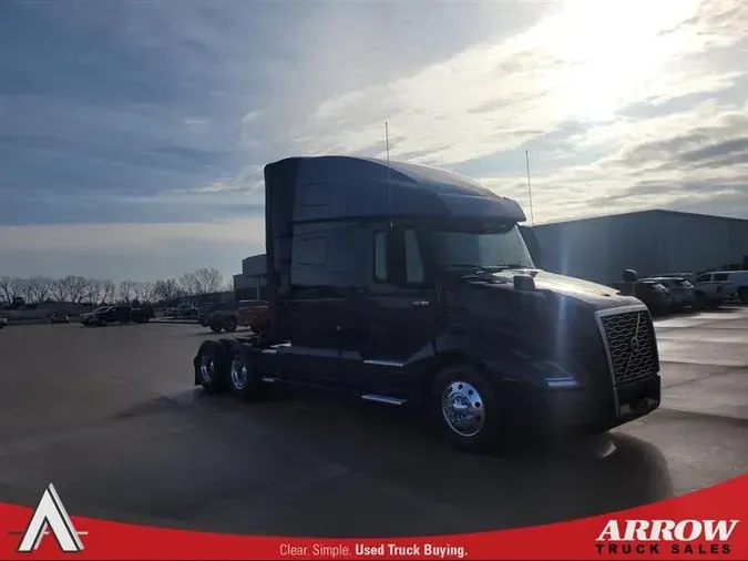 2021 VOLVO VNL760