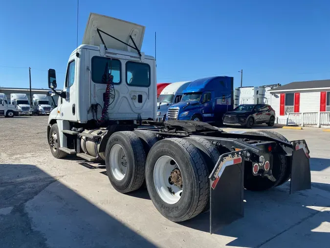 2016 FREIGHTLINER/MERCEDES CASCADIA 125