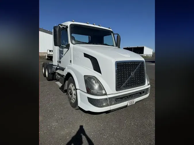 2017 VOLVO VNL64TRACTOR