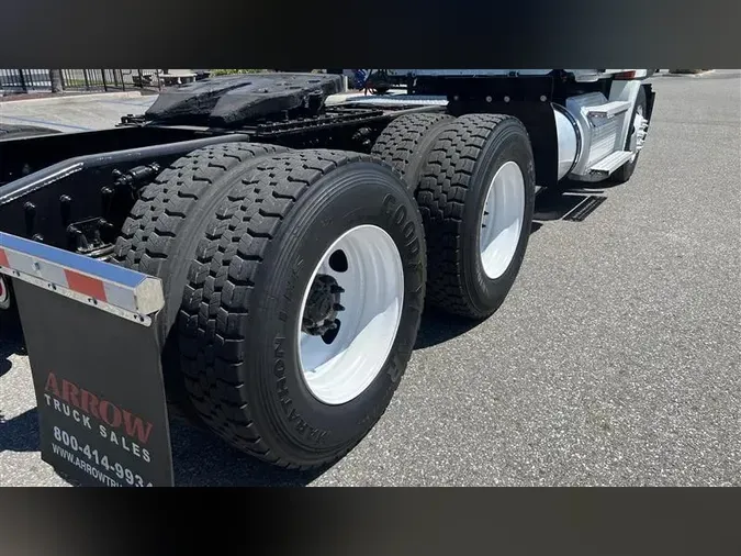 2020 FREIGHTLINER CA126