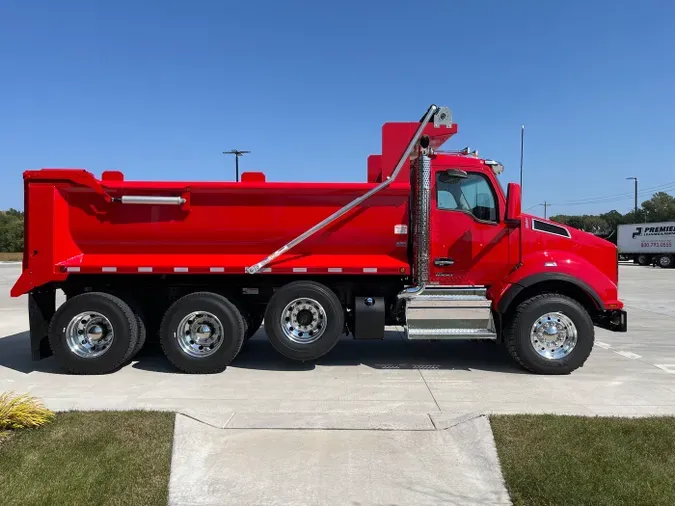 2025 Kenworth T880