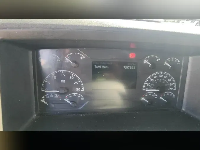 2019 Volvo VNL 740