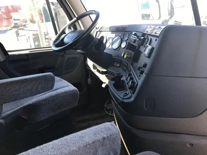 2019 Freightliner X12564ST