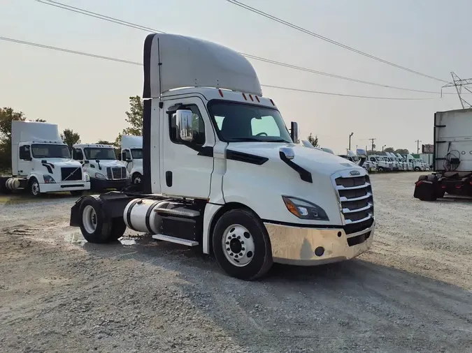 2019 FREIGHTLINER NEW CASCADIA 126