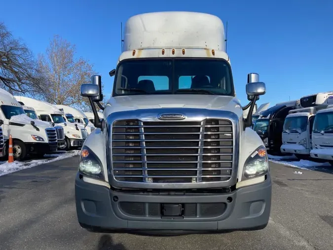 2019 FREIGHTLINER/MERCEDES CASCADIA 1255a6581377b4f63328fc3750cd805847c