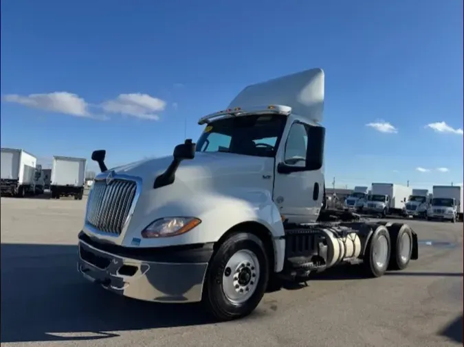 2019 NAVISTAR INTERNATIONAL LT625 DAYCAB T/A5a675880dc59a94db76296cb26d58738