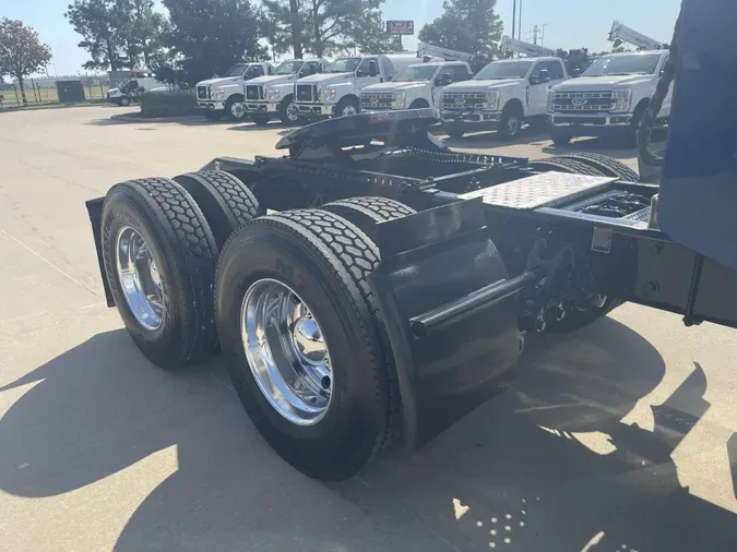 2024 Peterbilt 389