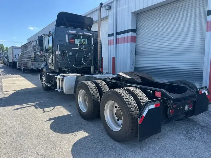 2019 VOLVO VNL64T-300
