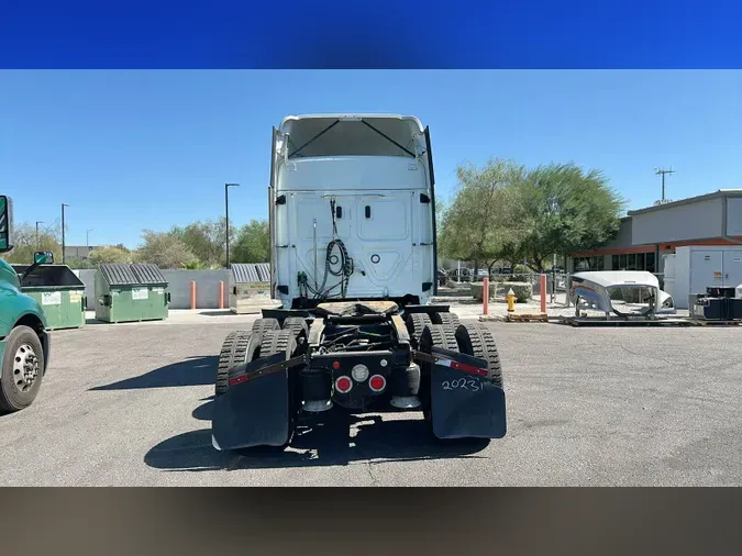 2020 Freightliner Cascadia 126