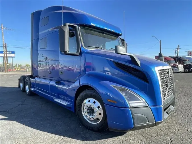 2020 VOLVO VNL760