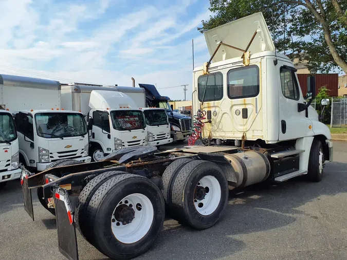 2017 FREIGHTLINER/MERCEDES CASCADIA 125