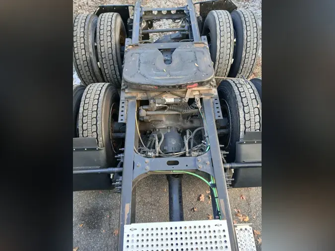 2019 NAVISTAR INTERNATIONAL LT625 SLPR CAB