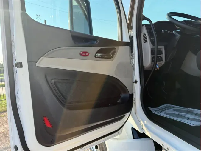 2024 Peterbilt 579