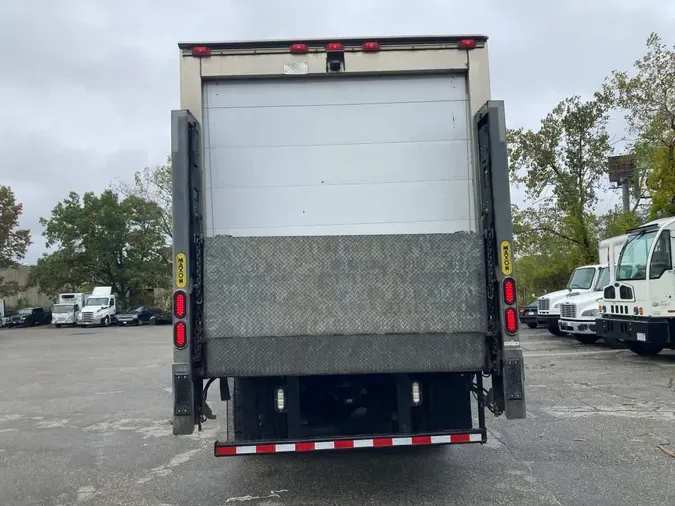 2017 FREIGHTLINER/MERCEDES M2 106