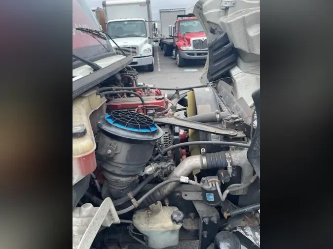 2018 FREIGHTLINER M2 106