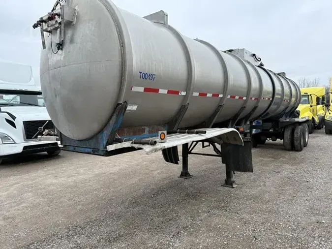 1965 HEIL 7000 GALLON TANK