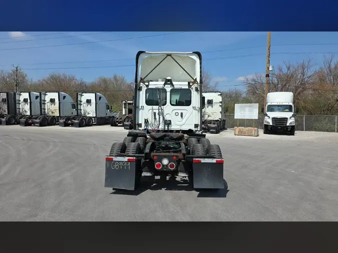 2019 Freightliner Cascadia 126