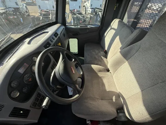 2020 Peterbilt 330
