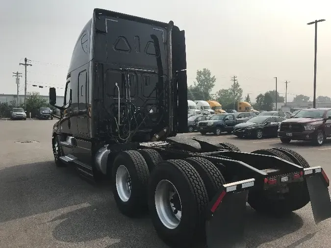 2019 Freightliner T12664ST