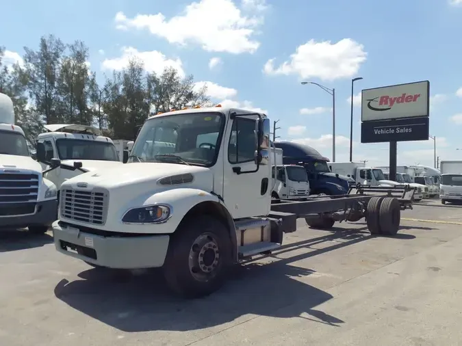 2020 FREIGHTLINER/MERCEDES M2 1065a8e53cc6ae34ba86b42d5b90c24375b