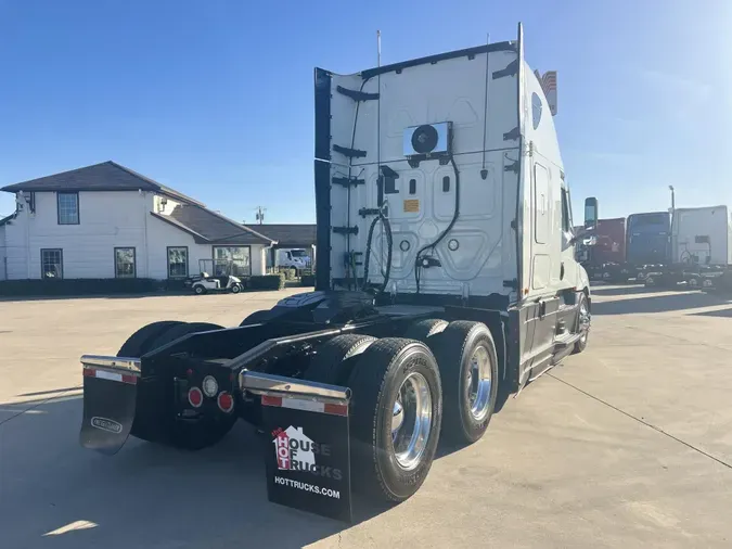 2022 Freightliner Cascadia
