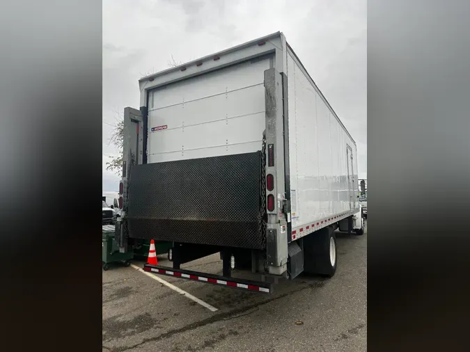 2018 FREIGHTLINER/MERCEDES M2 106