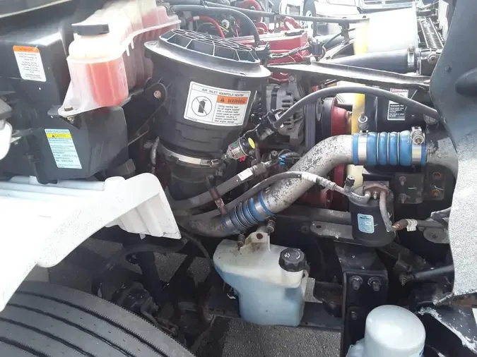 2018 FREIGHTLINER M2 106