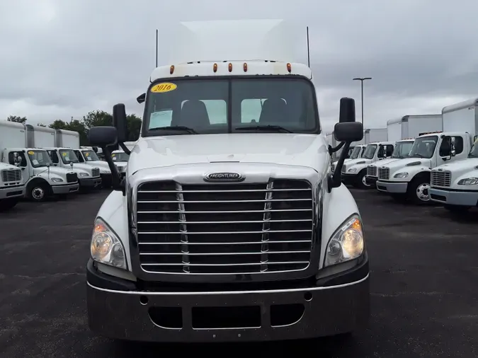 2016 FREIGHTLINER/MERCEDES CASCADIA 125