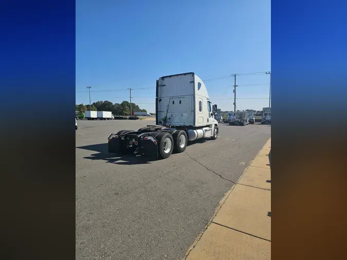 2020 FREIGHTLINER/MERCEDES CASCADIA 125