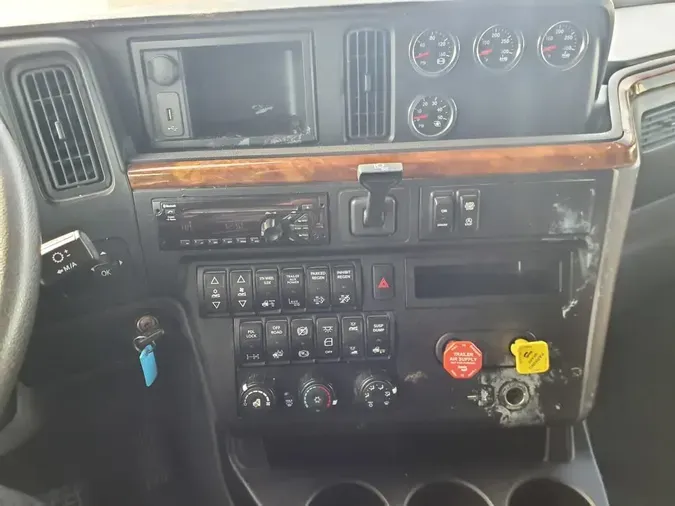 2020 NAVISTAR INTERNATIONAL LT625 SLPR CAB