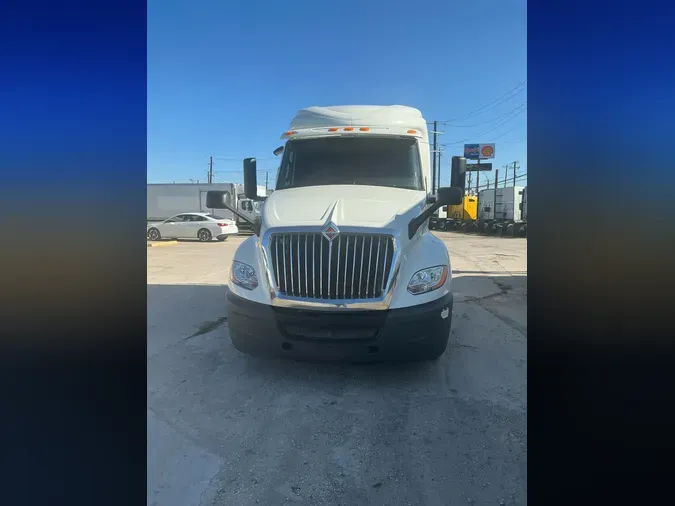 2019 NAVISTAR INTERNATIONAL LT625 SLPR CAB