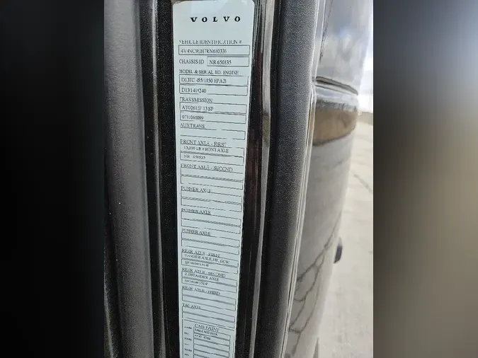 2024 VOLVO VNL64T860