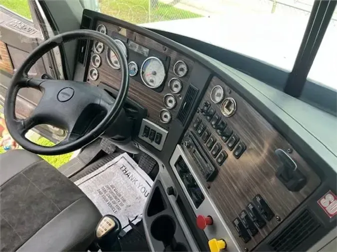 2017 FREIGHTLINER 122SD