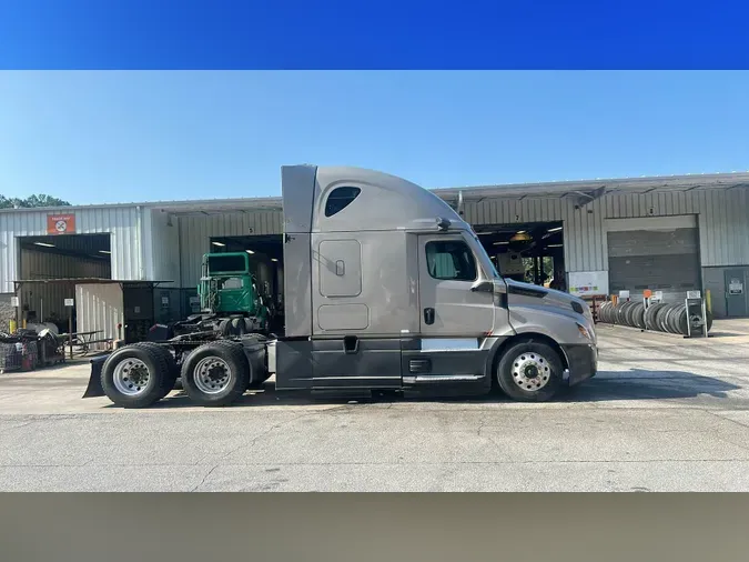 2022 Freightliner Cascadia 126