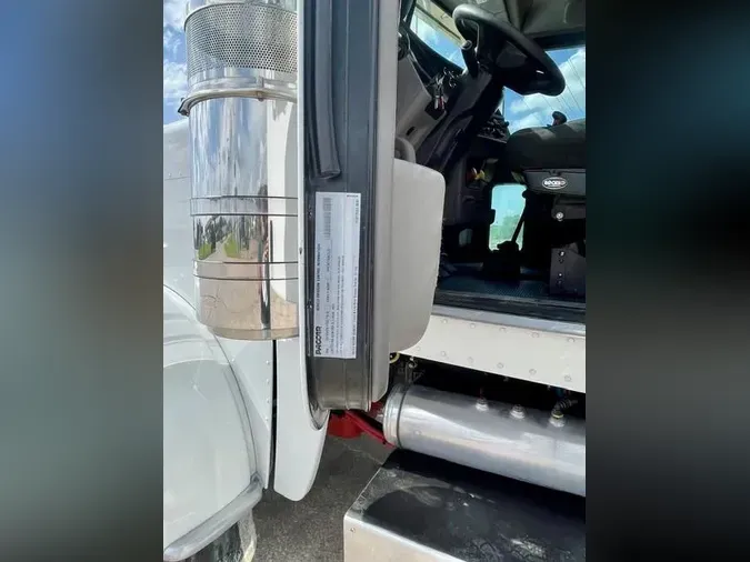 2024 Peterbilt 389