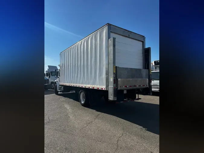 2018 FREIGHTLINER M2 106