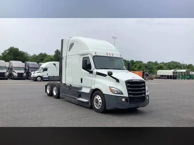 2021 Freightliner Cascadia5aa2facd72b965325a034614478d49dd