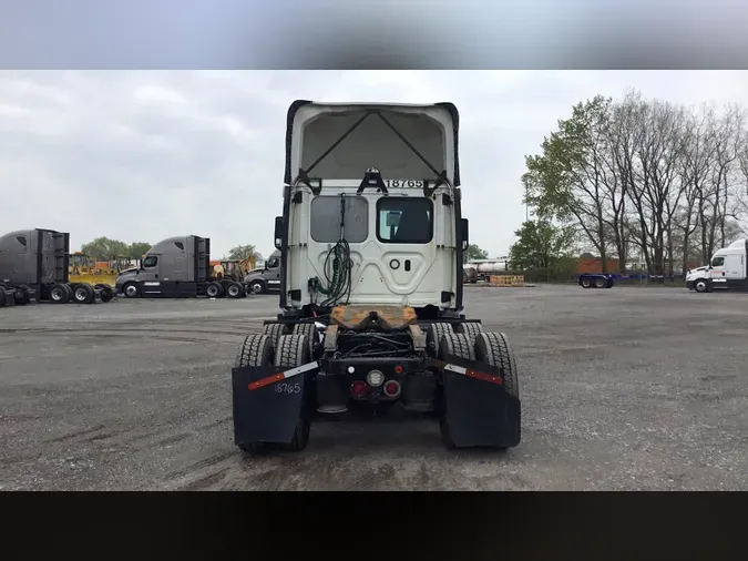 2019 Freightliner Cascadia 126