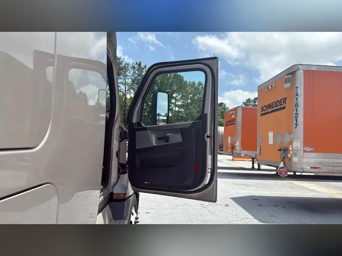 2021 Freightliner Cascadia