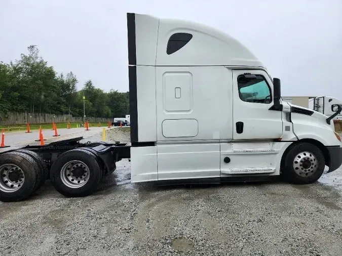 2020 Freightliner T12664ST