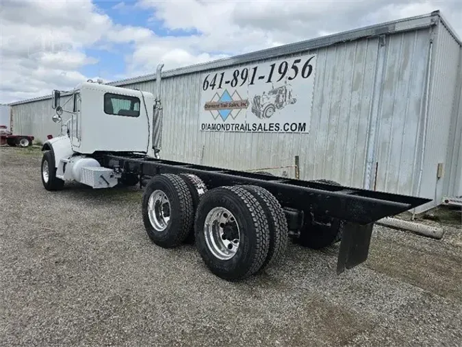 2004 PETERBILT 330