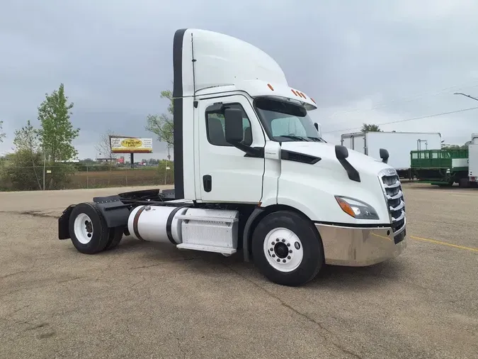 2019 FREIGHTLINER NEW CASCADIA 116