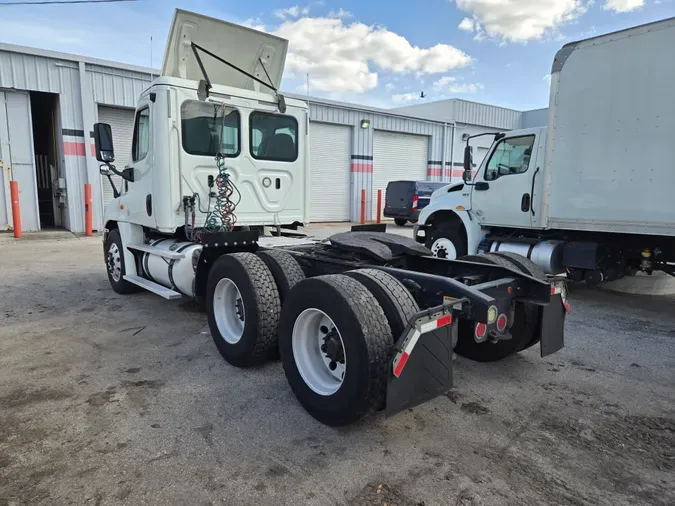 2018 FREIGHTLINER/MERCEDES CASCADIA 125