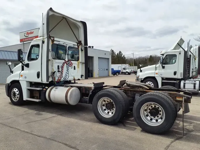 2018 FREIGHTLINER/MERCEDES CASCADIA 125