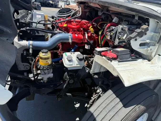 2019 FREIGHTLINER M2 106