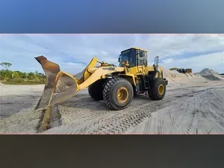 2005 KOMATSU WA380-5