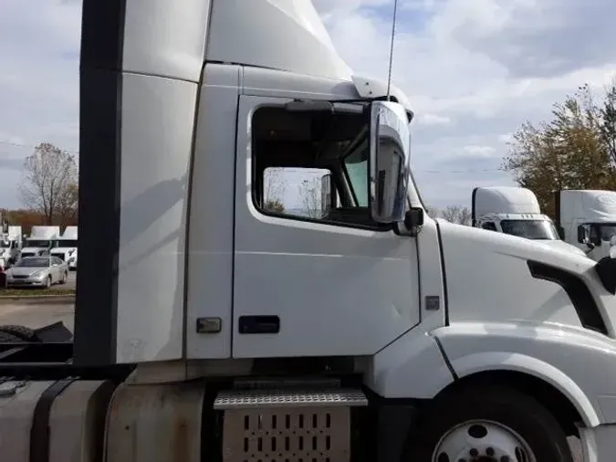 2014 Volvo VNL300