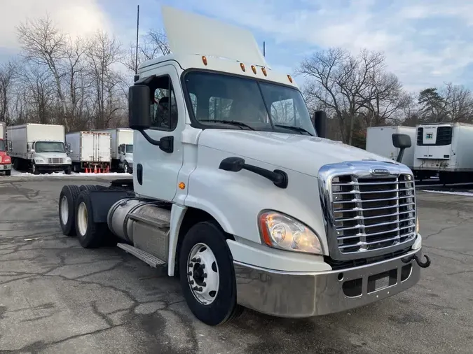 2019 FREIGHTLINER/MERCEDES CASCADIA 125