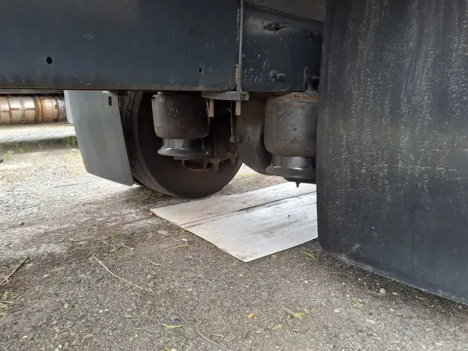 2016 FREIGHTLINER M2 106